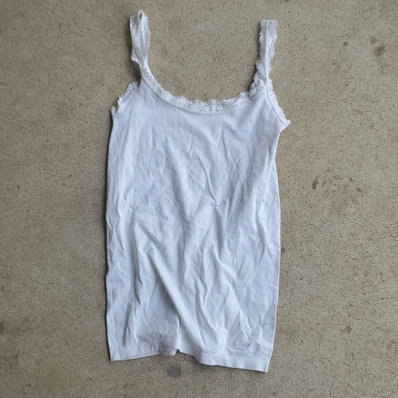 New York & Company Tops - Lace trim stretchy white camisole